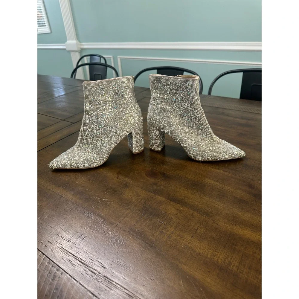 Betsey‎ Johnson Cady Rhinestone Ankle Boots Silver Pointed Toe Block Heel Size 7